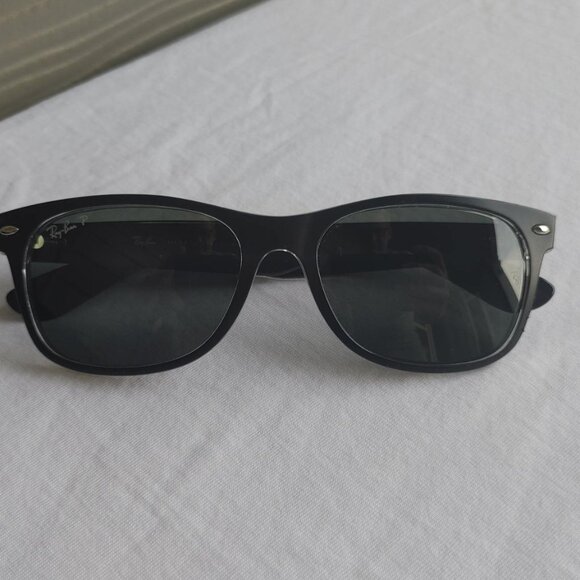 Ray-Ban Limited Edition New Wayfarer Classic - Black/Clear Frames w/Green Lenses - Picture 5 of 5